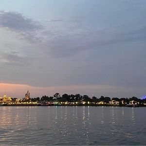 Meet your Posher, Alisa-marie